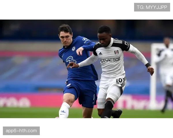 富勒姆迎战切尔西,新帅罗塞尼尔现场观战 富勒姆迎战切尔西,新帅罗塞尼尔现场观战