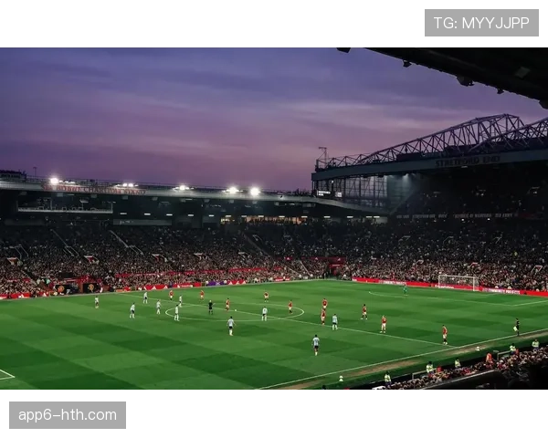 姆伯莫低射破门，点燃老特拉福德球场