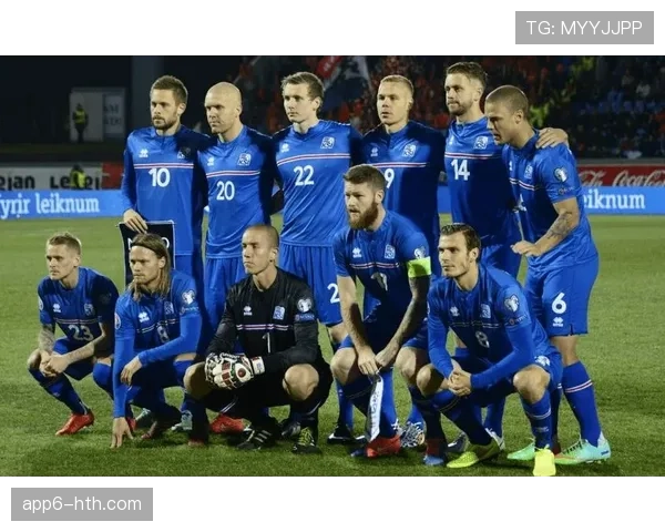 特写：冰岛队长古德约翰森带伤坚持训练，力争赶上关键战役